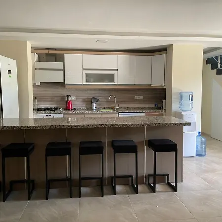 Villa Luxe Tekerbrothers